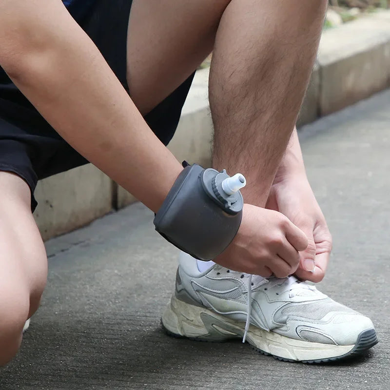 Botella de agua de muñeca deportiva , herramienta de hidratación para ciclismo , running, escalada , yoga
